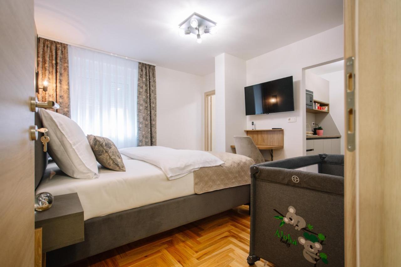 Apartments Hana City Center Ливно Екстериор снимка