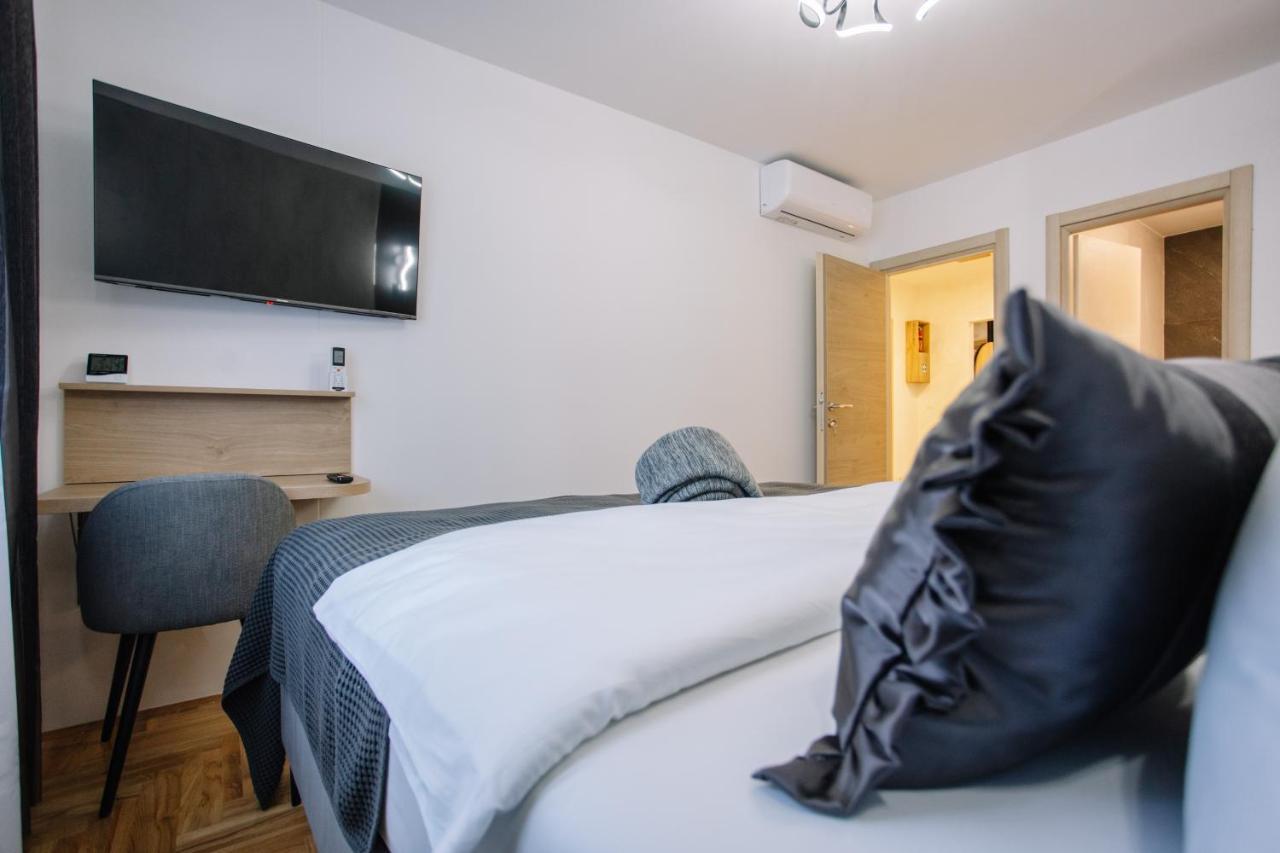 Apartments Hana City Center Ливно Екстериор снимка