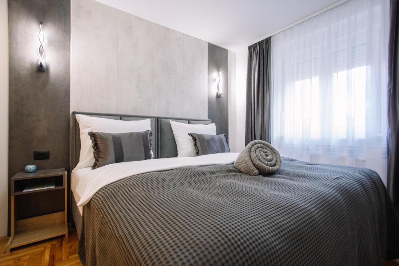 Apartments Hana City Center Ливно Екстериор снимка