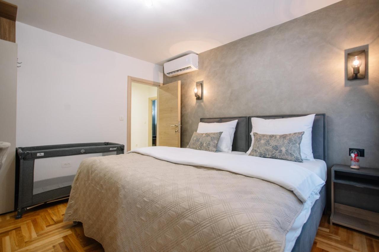 Apartments Hana City Center Ливно Екстериор снимка