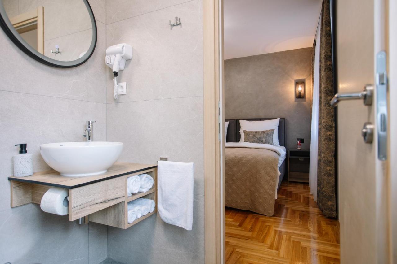 Apartments Hana City Center Ливно Екстериор снимка