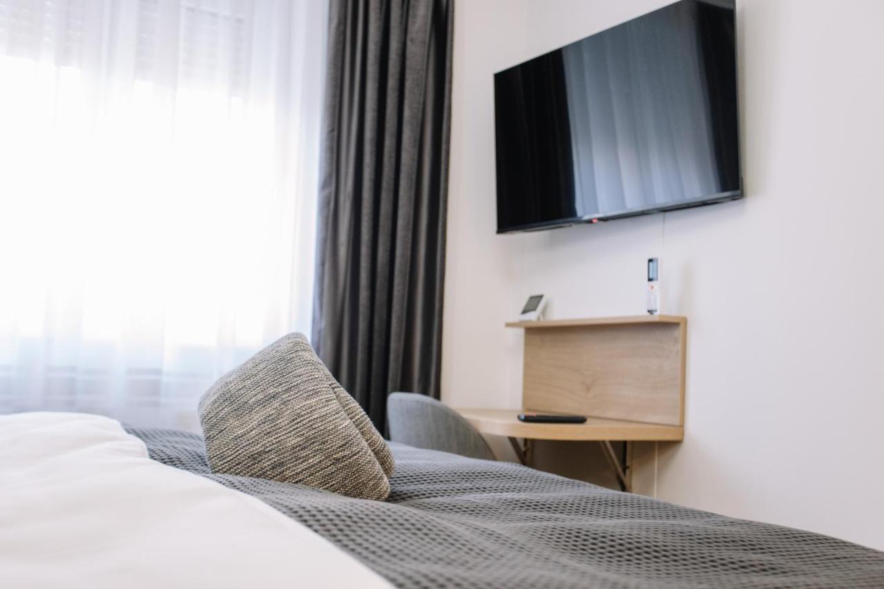 Apartments Hana City Center Ливно Екстериор снимка