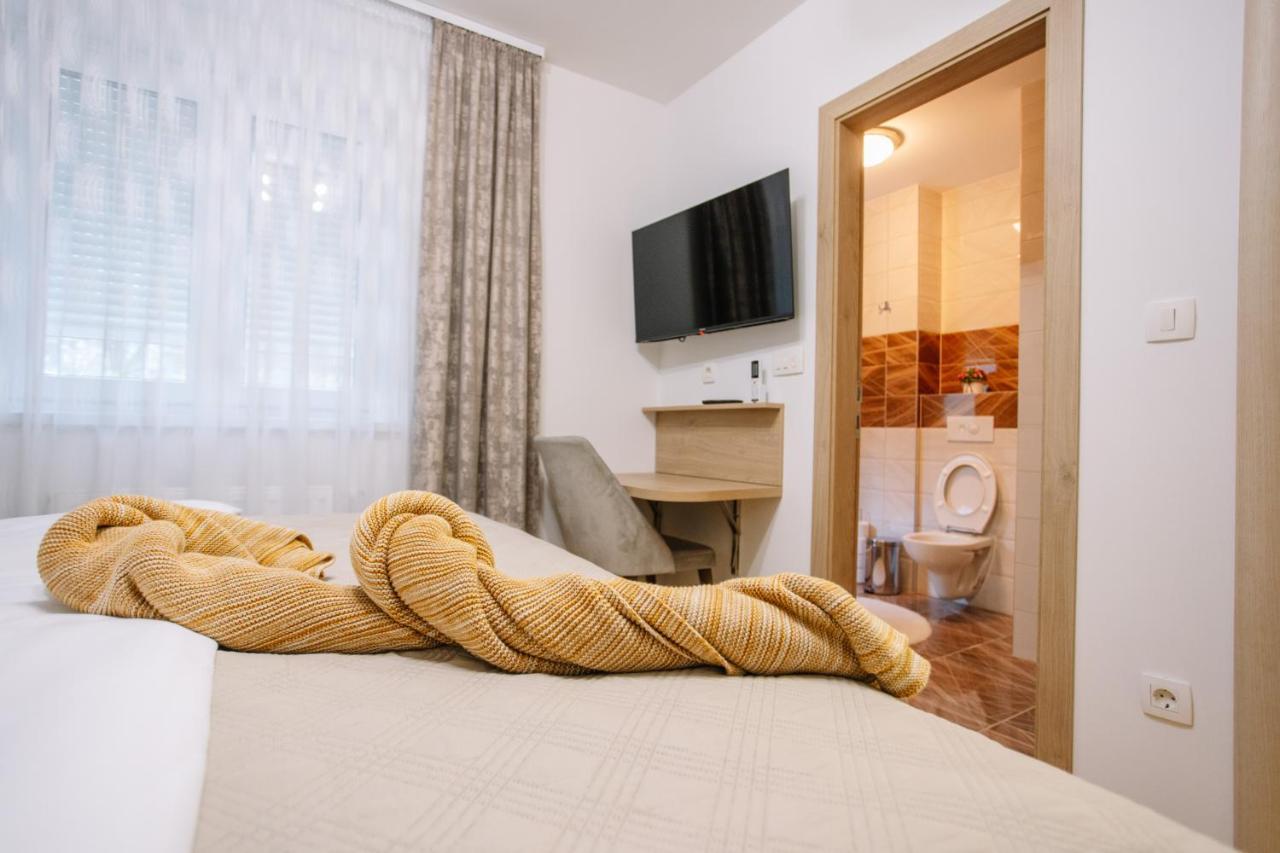 Apartments Hana City Center Ливно Екстериор снимка