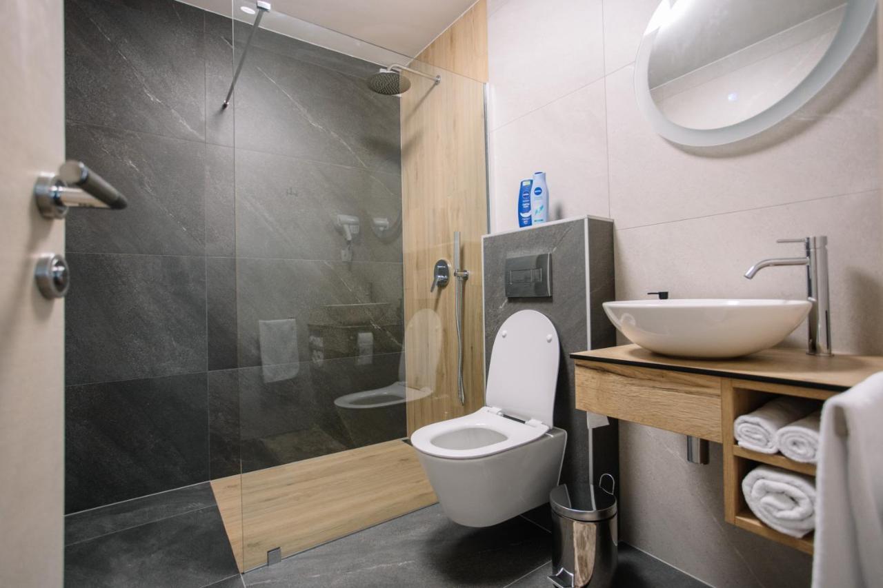 Apartments Hana City Center Ливно Екстериор снимка