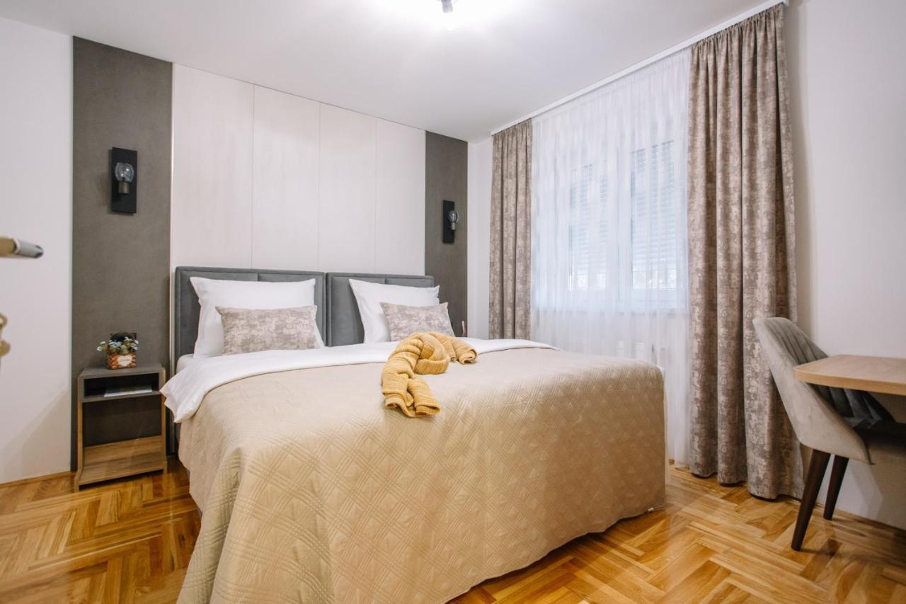 Apartments Hana City Center Ливно Екстериор снимка