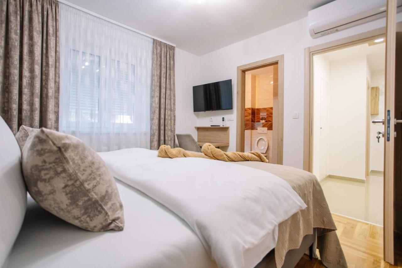 Apartments Hana City Center Ливно Екстериор снимка