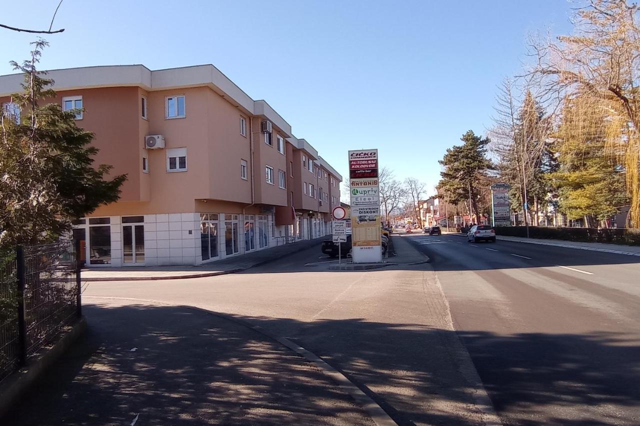 Apartments Hana City Center Ливно Екстериор снимка