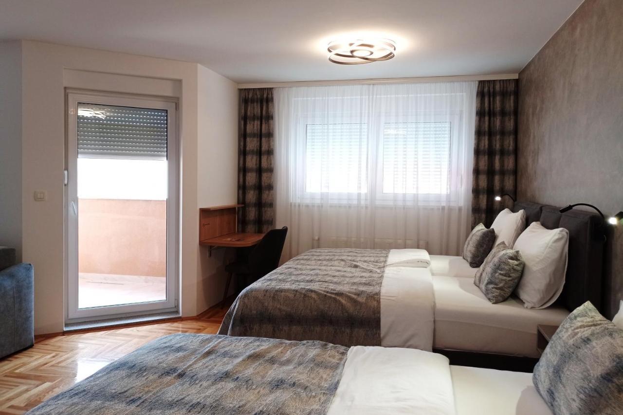 Apartments Hana City Center Ливно Екстериор снимка