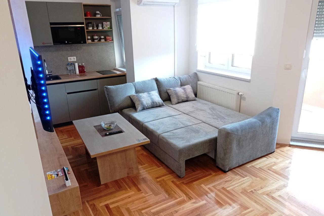 Apartments Hana City Center Ливно Екстериор снимка